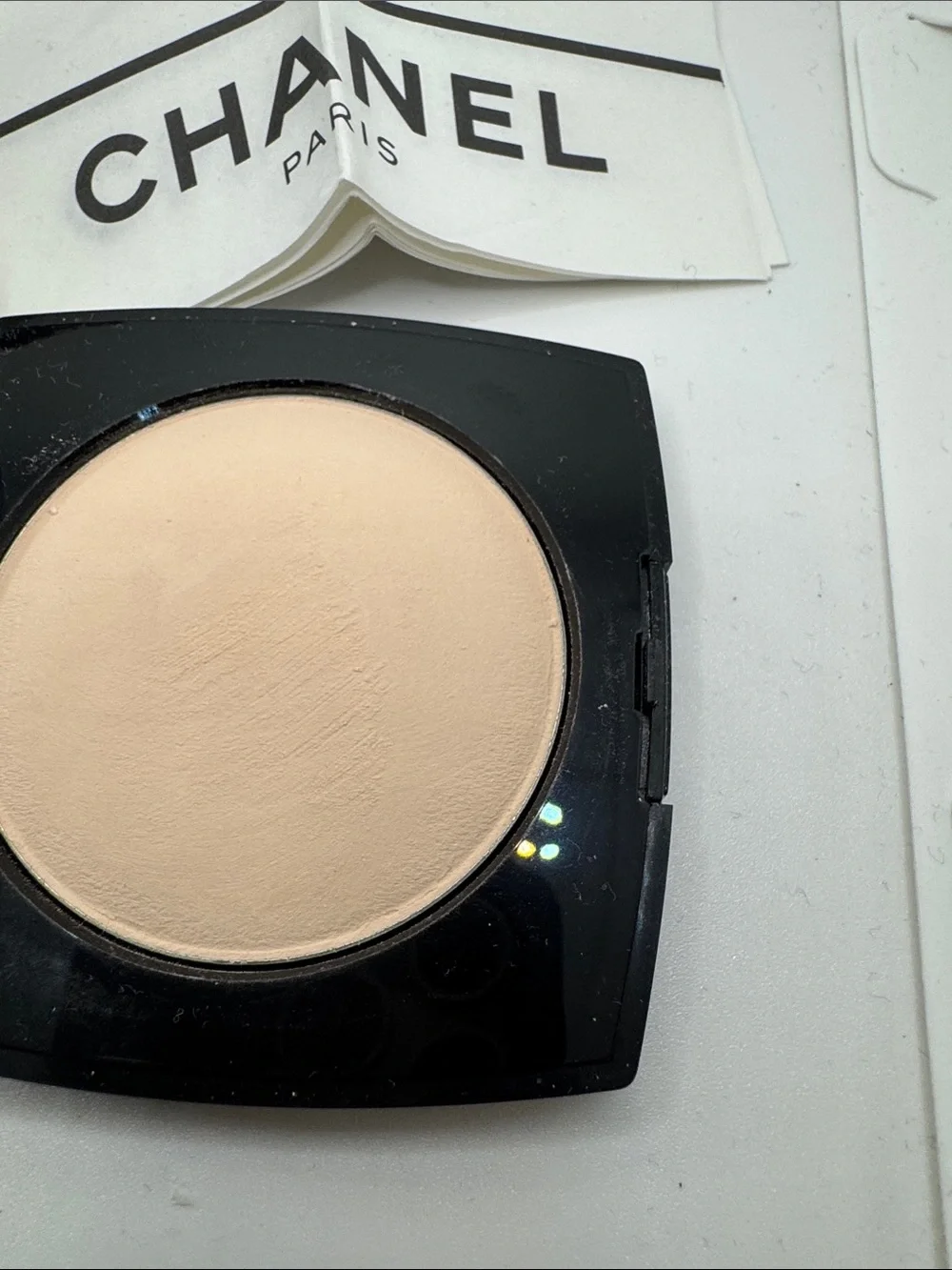 Chanel Lapoudre pressee 01 crystalline.